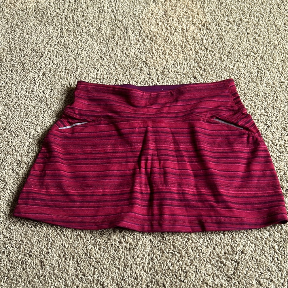 Athleta Maroon w/mixed colors skirt skort Size M